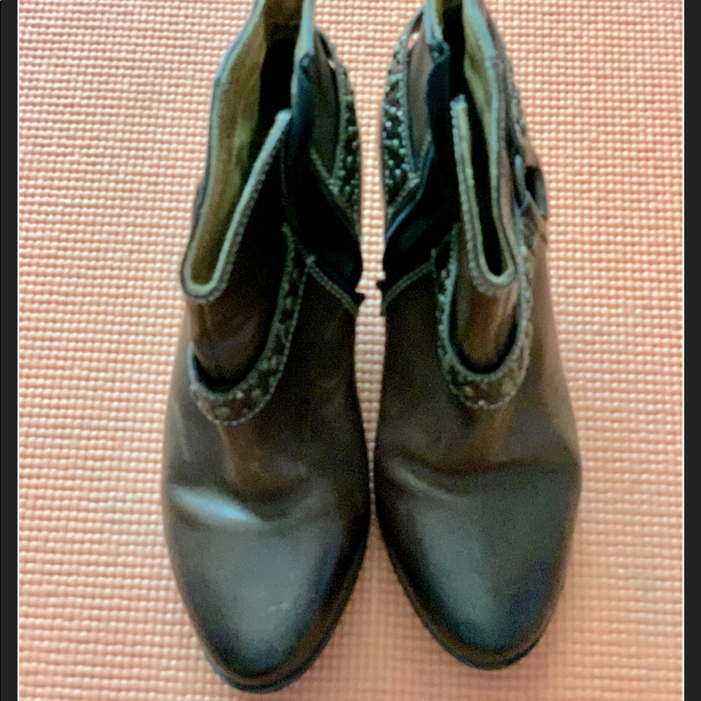 Sofft brown leather booties